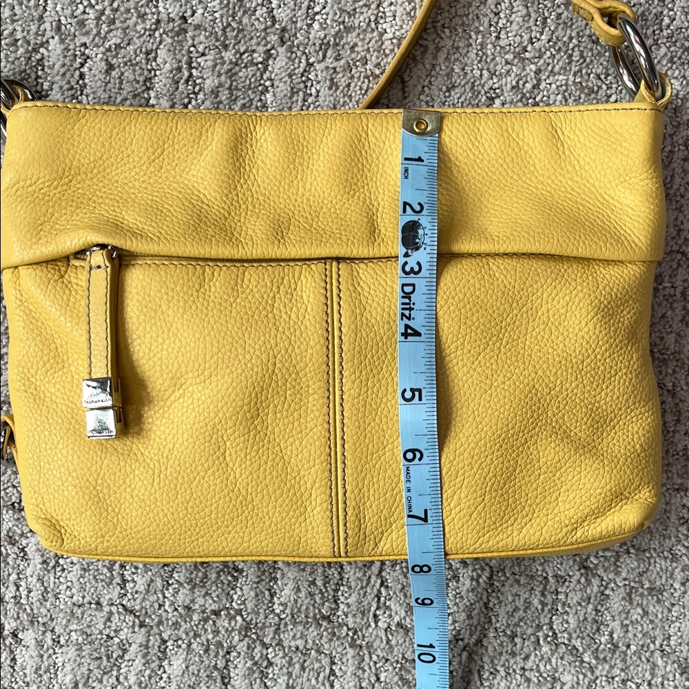 Versatile Tignanello Purse in Sunshine Yellow - Picture 5 of 9